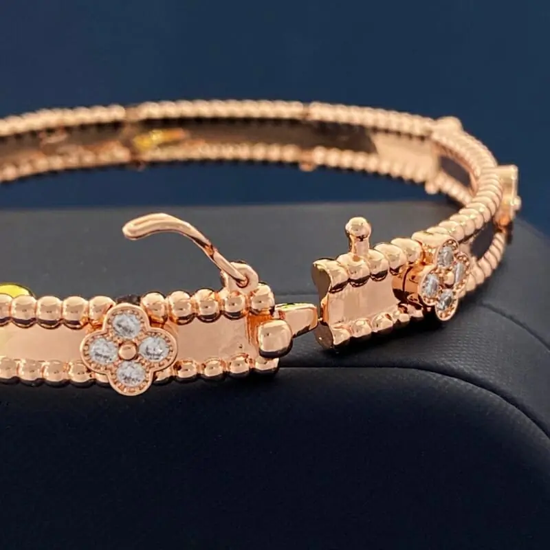 van cleef  arpels bracelets s_12630131